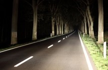 Jak bezpiecznie podr�owa� noc�