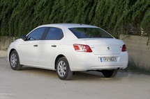 Budżetowy sedan Peugeot 301